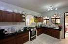 5 Bed Townhouse in Rhapta Road - 2