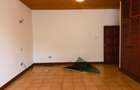 5 Bed Villa with En Suite in Rosslyn - 10