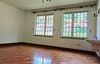 5 Bed Townhouse with En Suite in Runda - 9