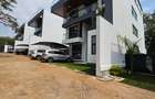 6 Bed Villa with En Suite in Lavington - 1
