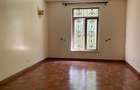 6 Bed Townhouse with En Suite at Near State House Road - 6