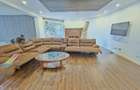 6 Bed House with En Suite in Runda - 11