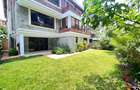 5 Bed Townhouse with En Suite in Spring Valley - 1