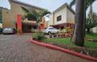 4 Bed House with En Suite in Spring Valley - 1