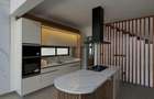 5 Bed Villa with En Suite in Lavington - 4