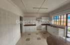 5 Bed Townhouse with En Suite in Spring Valley - 1