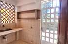 4 Bed Townhouse with En Suite at Rossylin Heights - 20
