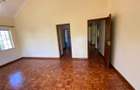 5 Bed Villa with En Suite in Rosslyn - 9