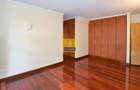3 Bed Apartment in Riverside - 8