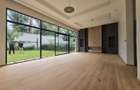 5 Bed House with En Suite in Lavington - 3
