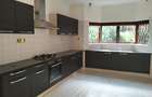 5 Bed Townhouse with En Suite in Runda - 8