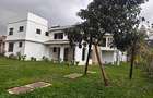 5 Bed House with En Suite in Runda - 1