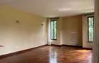 4 Bed Townhouse with En Suite in Ridgeways - 2