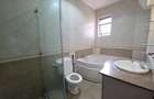 4 Bed House with En Suite at Grevillea - 5