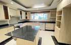 5 Bed Villa with En Suite in Spring Valley - 6