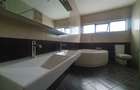 4 Bed House with En Suite at Grevillea Grove - 12