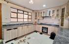5 Bed Townhouse with En Suite at Lavington Green - 12