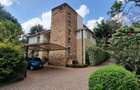 4 Bed Townhouse with En Suite at Lavington Mall - 2