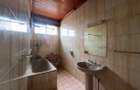 4 Bed House with En Suite in Nyari - 11