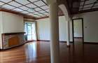 5 Bed House with En Suite in Runda - 12