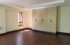 5 Bed Townhouse with En Suite in Spring Valley - 15