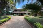 5 Bed House with En Suite in Runda - 2