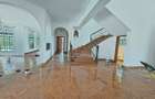 4 Bed House with En Suite in Nyari - 11