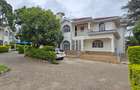 5 Bed Townhouse with En Suite at Lavington Off Convent Drive - 5