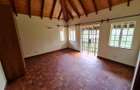 4 Bed Townhouse with En Suite at Lavington - 8