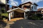 4 Bed Townhouse with En Suite in Spring Valley - 1