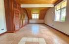 5 Bed House with En Suite in Rosslyn - 7