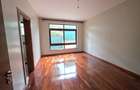 5 Bed Townhouse with En Suite in Lavington - 14