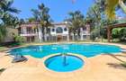 5 Bed House with En Suite in Nyari - 1