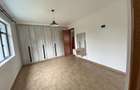 4 Bed Townhouse with En Suite in Ridgeways - 10