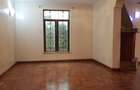 5 Bed Townhouse with En Suite at Lavington Road - 8