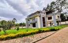 4 Bed House with En Suite in Rosslyn - 1