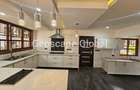 4 Bed Apartment with En Suite in Riverside - 5