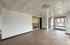 2,399 ft² Office in Riverside - 3