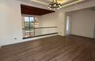 5 Bed Townhouse with En Suite in Lavington - 6