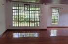 4 Bed Townhouse with En Suite in Spring Valley - 9