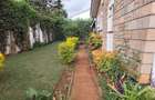 6 Bed House with En Suite in Garden Estate - 11