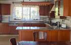 4 Bed Villa with En Suite in Windsor - 7