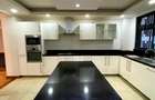 5 Bed Villa with En Suite in Spring Valley - 3