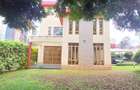 5 Bed Townhouse with En Suite at Riverside Drive - 14