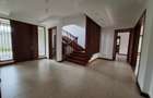 6 Bed Townhouse with En Suite in Lavington - 10