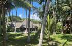 7 Bed Villa with En Suite at South Coast - 5
