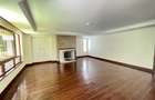 5 Bed Townhouse with En Suite in Spring Valley - 2