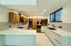 4 Bed Apartment with En Suite in Spring Valley - 7