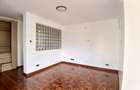 5 Bed Townhouse with En Suite in Lavington - 12