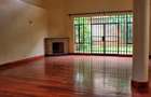 5 Bed Townhouse with En Suite at Off Convent Drive - 2